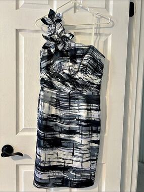 NW Collections Style 63003 Abstract Maxi Dress Black & White Size 6 Like New